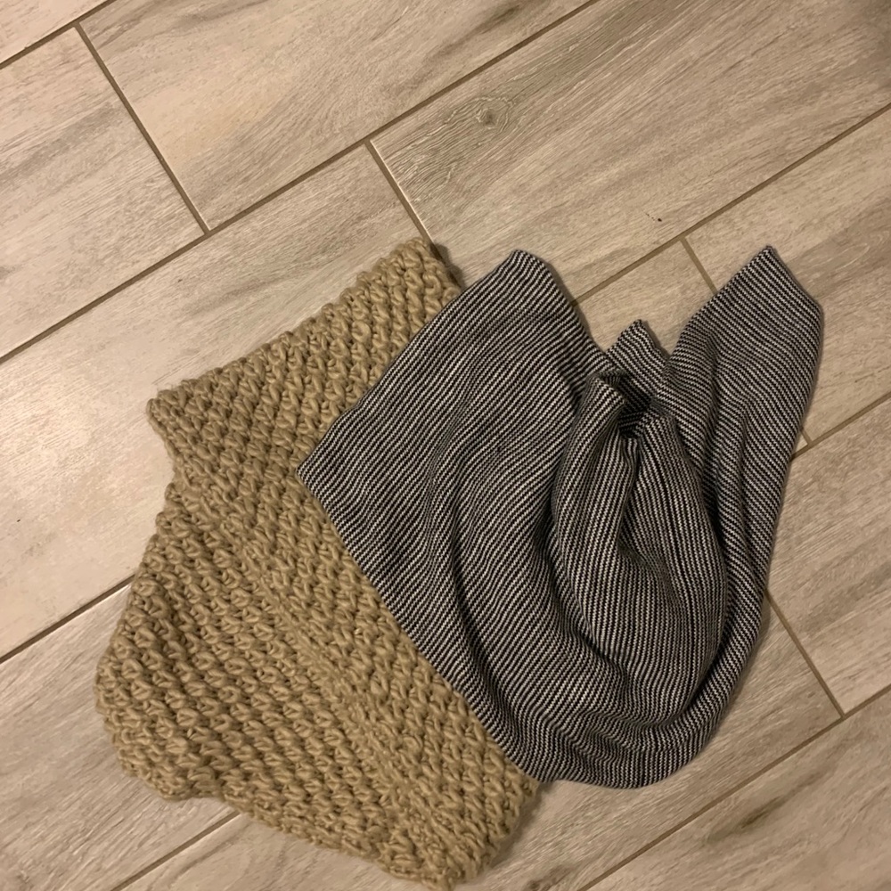 Circle scarfs, lot